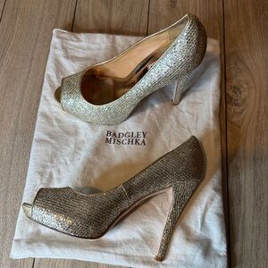 Badgley Mischka Gold Glitter Peep Toe Pumps